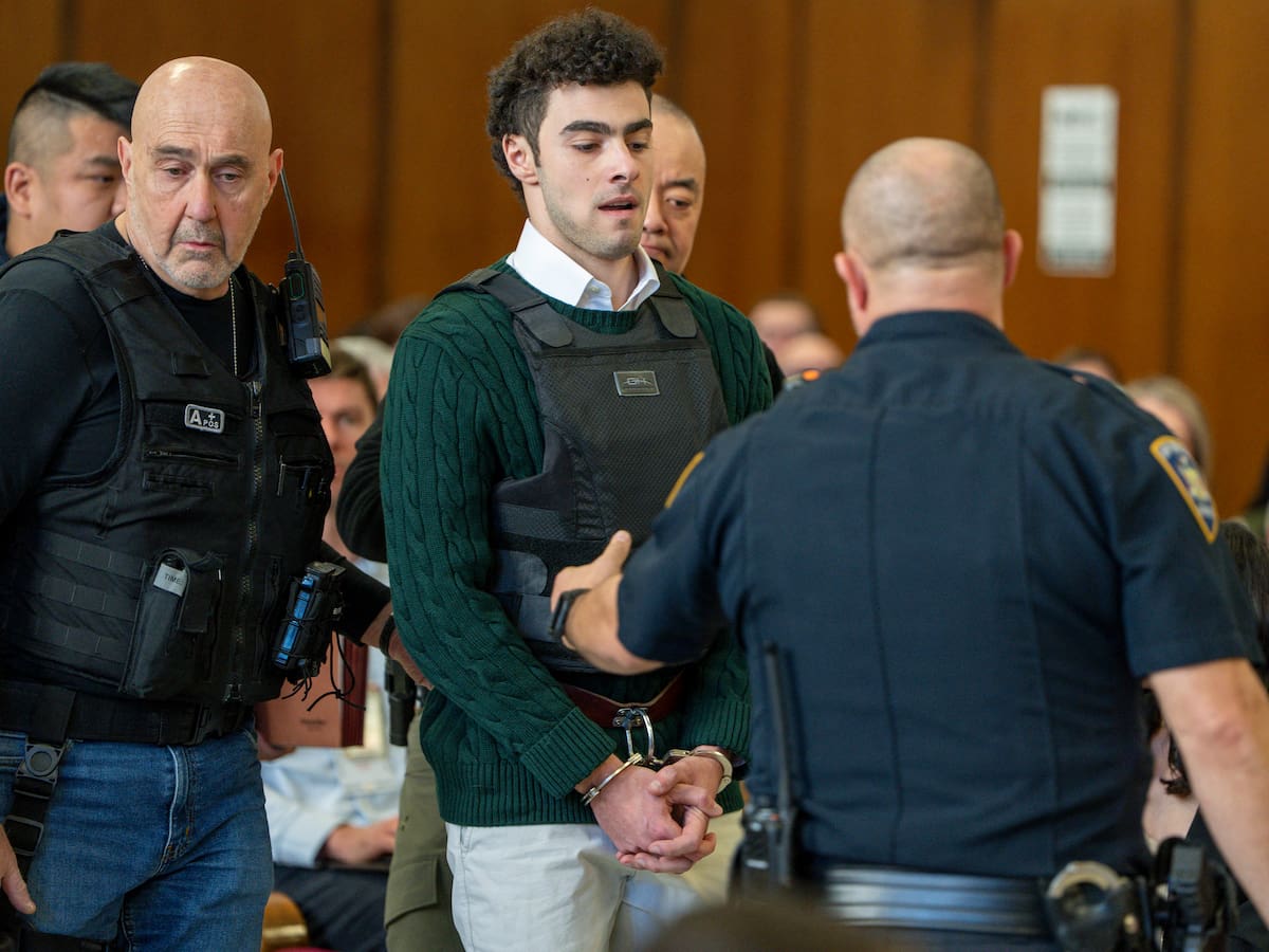 Luigi Mangione solicitó imposibilitar la pena de muerte y la Fiscalía lo considera “prematuro”