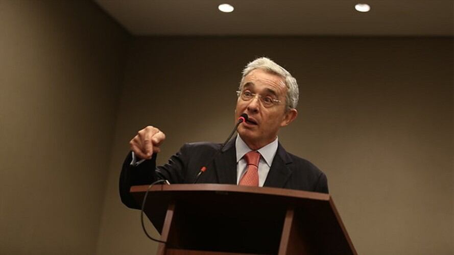 Uribe insistirá en eliminar las contralorías territoriales. Foto: Colprensa
