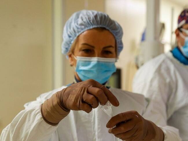 La denominada fase III tiene como objetivo estudiar la efectividad de la vacuna. Foto: Colprensa