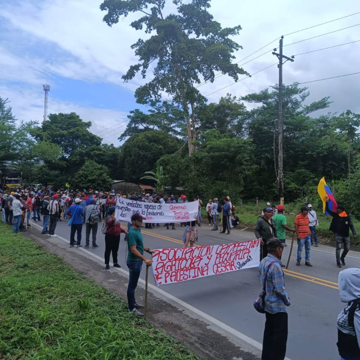 Vía a la costa completa 24 horas cerrada por manifestación campesina en Pailitas, Cesar