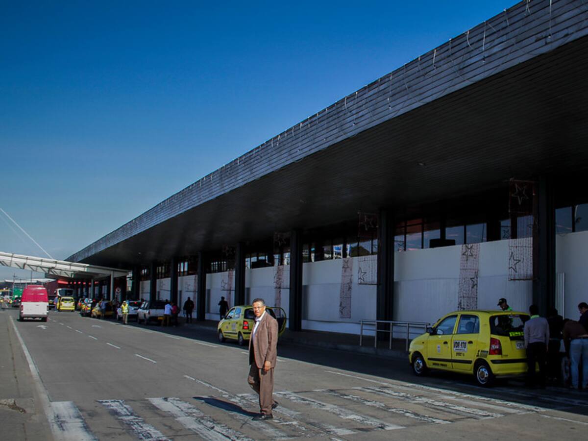 Fue sellado el parqueadero del Puente Aéreo en el Aeropuerto El Dorado de Bogotá