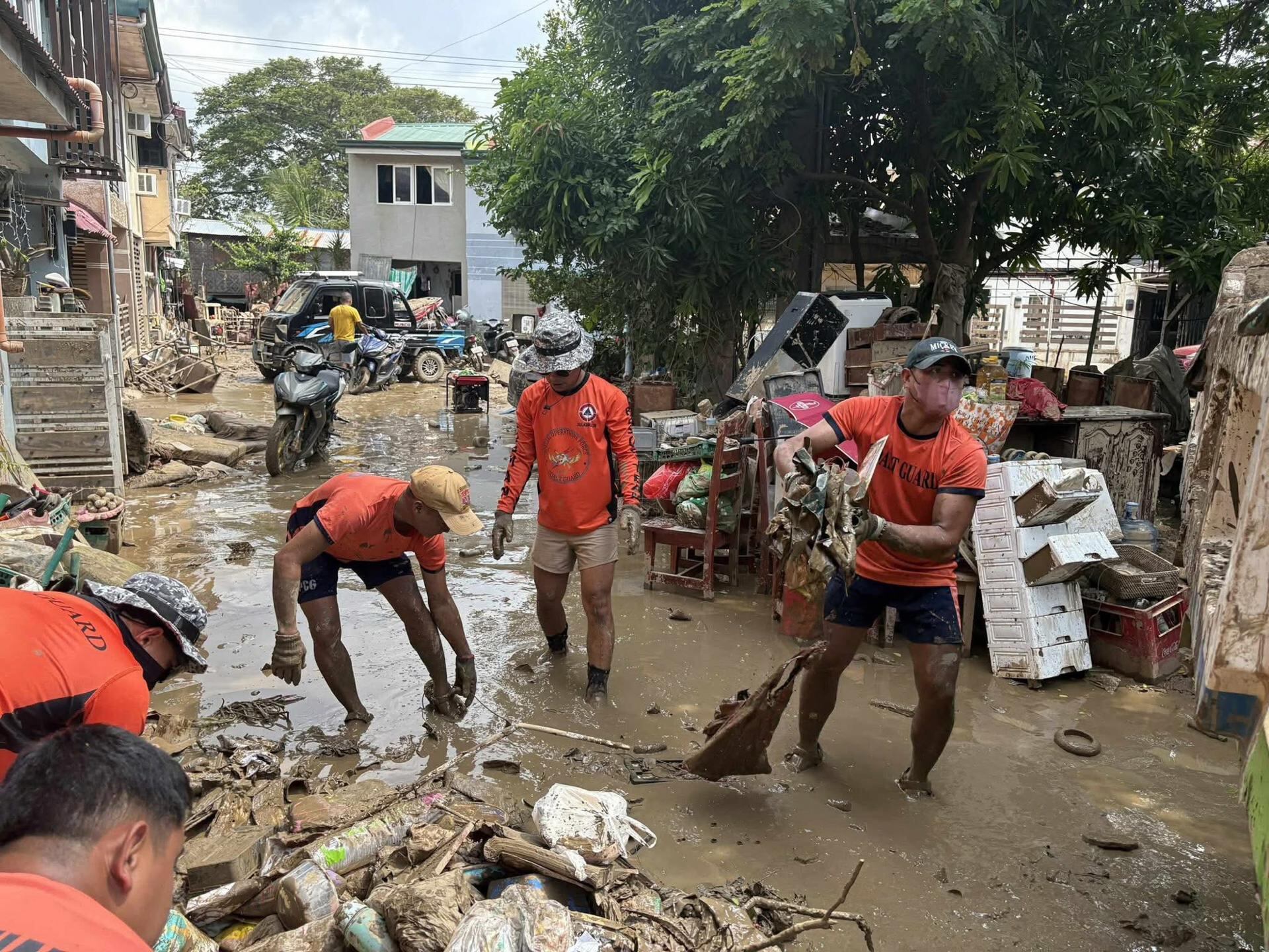 El Tifón Kalmaegi pasó a depresión tropical tras dejar 188 muertos y 135 desaparecidos en Filipinas. Foto: EFE/EPA/COAST GUARD DISTRICT CENTRAL