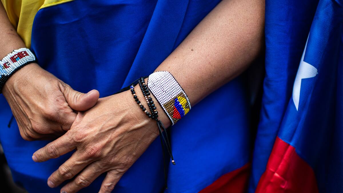 ¿Cómo puede la población venezolana encontrar atención médica gratuita en Colombia?