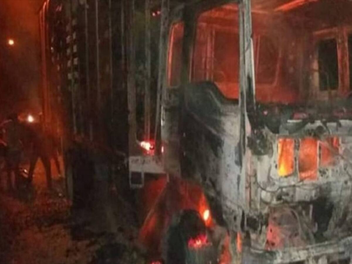 Incineran camión en Santander por no pagar la tradicional "vacuna"