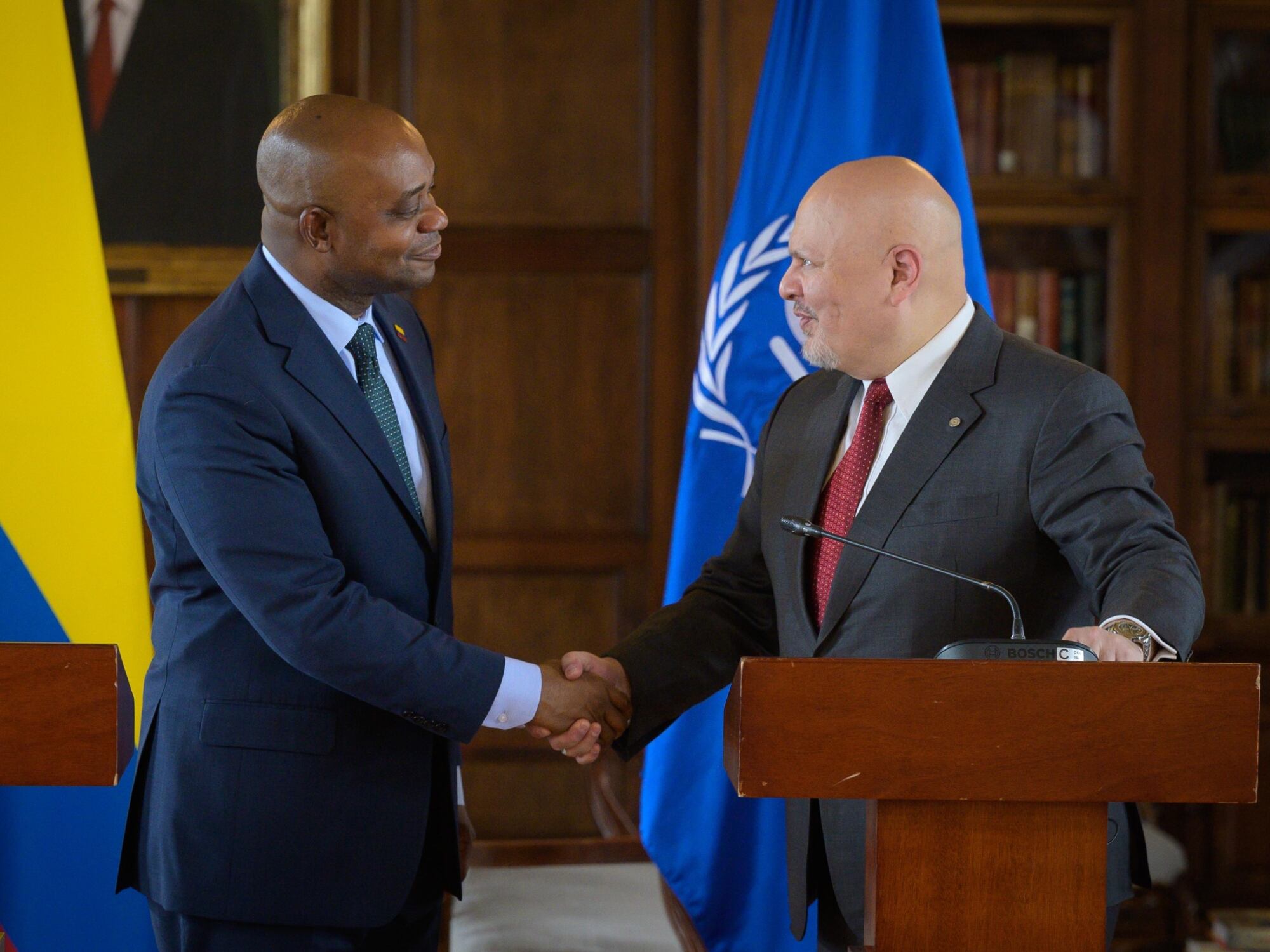 Luis Gilberto Murillo y Karim Khan. Foto: Cancillería
