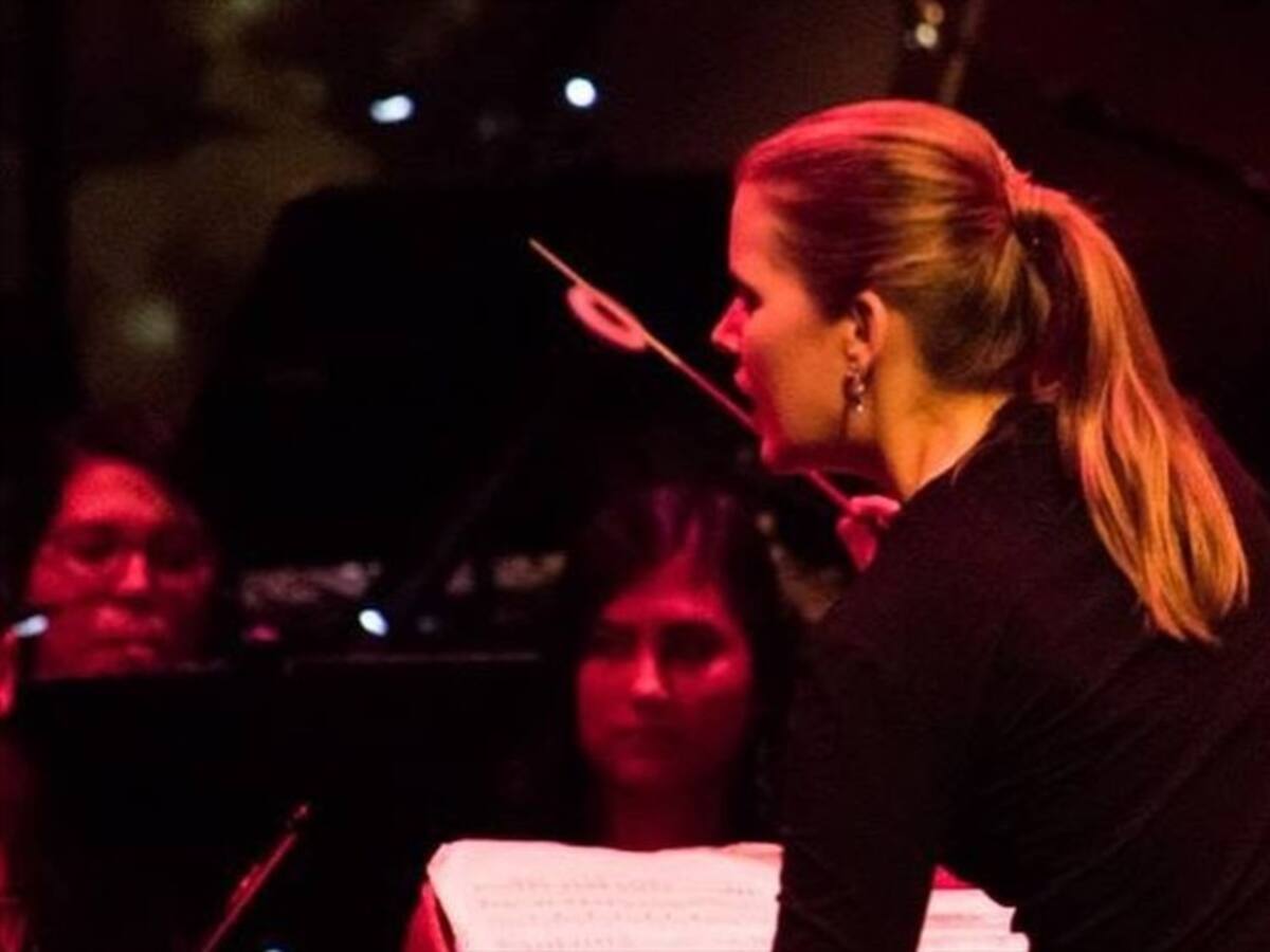 Hay venezolanos trabajando para mejorar las condiciones: directora de orquesta