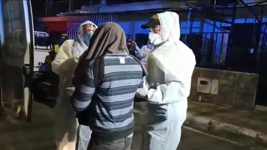 Sorprenden a 20 hombres en una fiesta sexual en Cali en plena cuarentena. Foto: Captura de pantalla