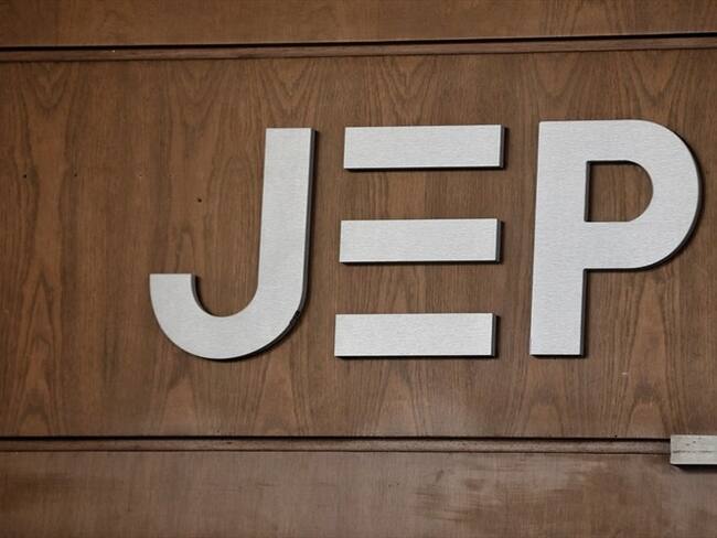 Herbin Hoyos y Juanita Goebertus debaten sobre referendo para derogar la JEP