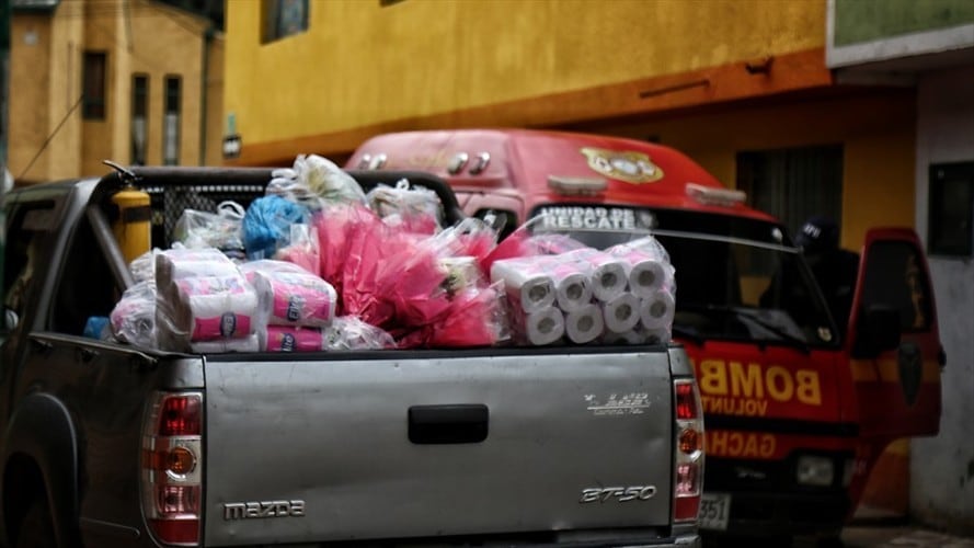 La alcaldesa aseguró que a partir de hoy se van a retomar las entregas de estos beneficios económicos para las familias más necesitadas. Foto: Colprensa