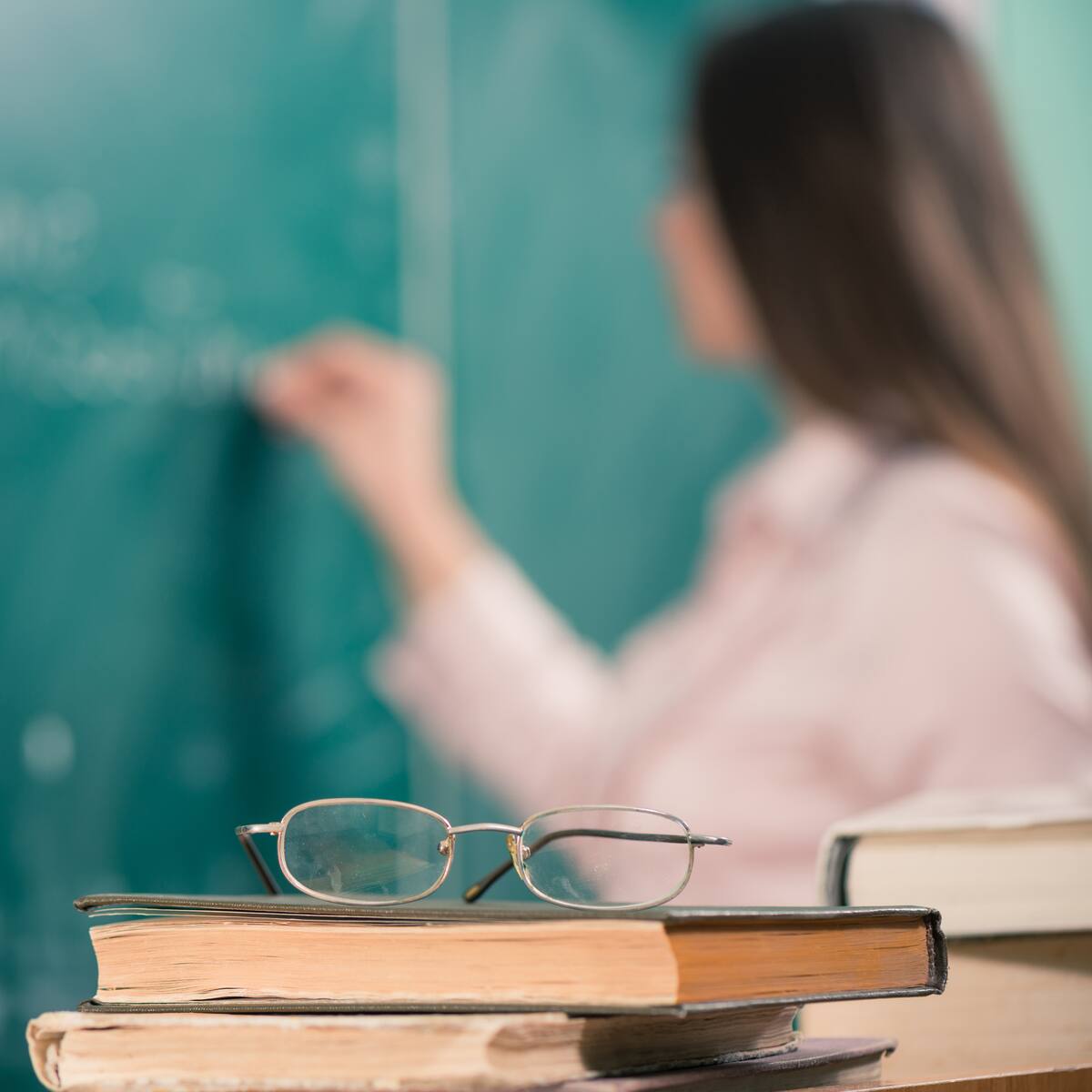Nuevo modelo de salud del magisterio ha perdido $2 billones: profesores se pronuncian