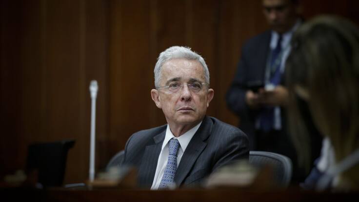 Uribe en medio de chuzadas ilegales de La Corte