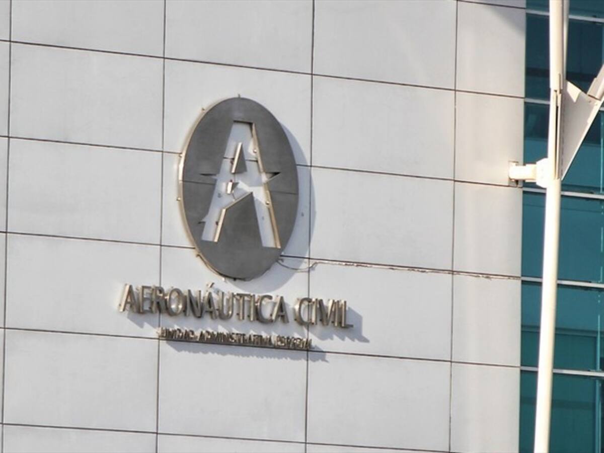 Nuevos cargos en la Aeronáutica Civil y jugosas primas a directivos