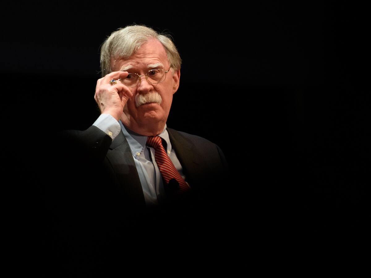 Es un error reconocer a Maduro, le da una legitimidad que no merece: John Bolton