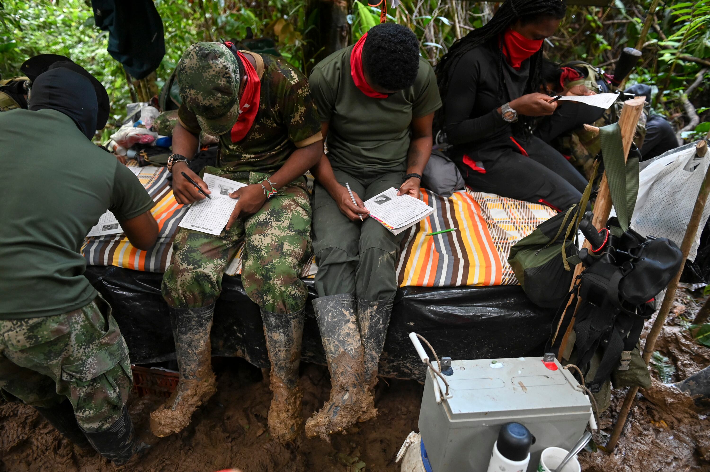 Miembros del frente Ernesto Che Guevara, perteneciente a la guerrilla del Ejército de Liberación Nacional (ELN), en el departamento del Chocó en Colombia.