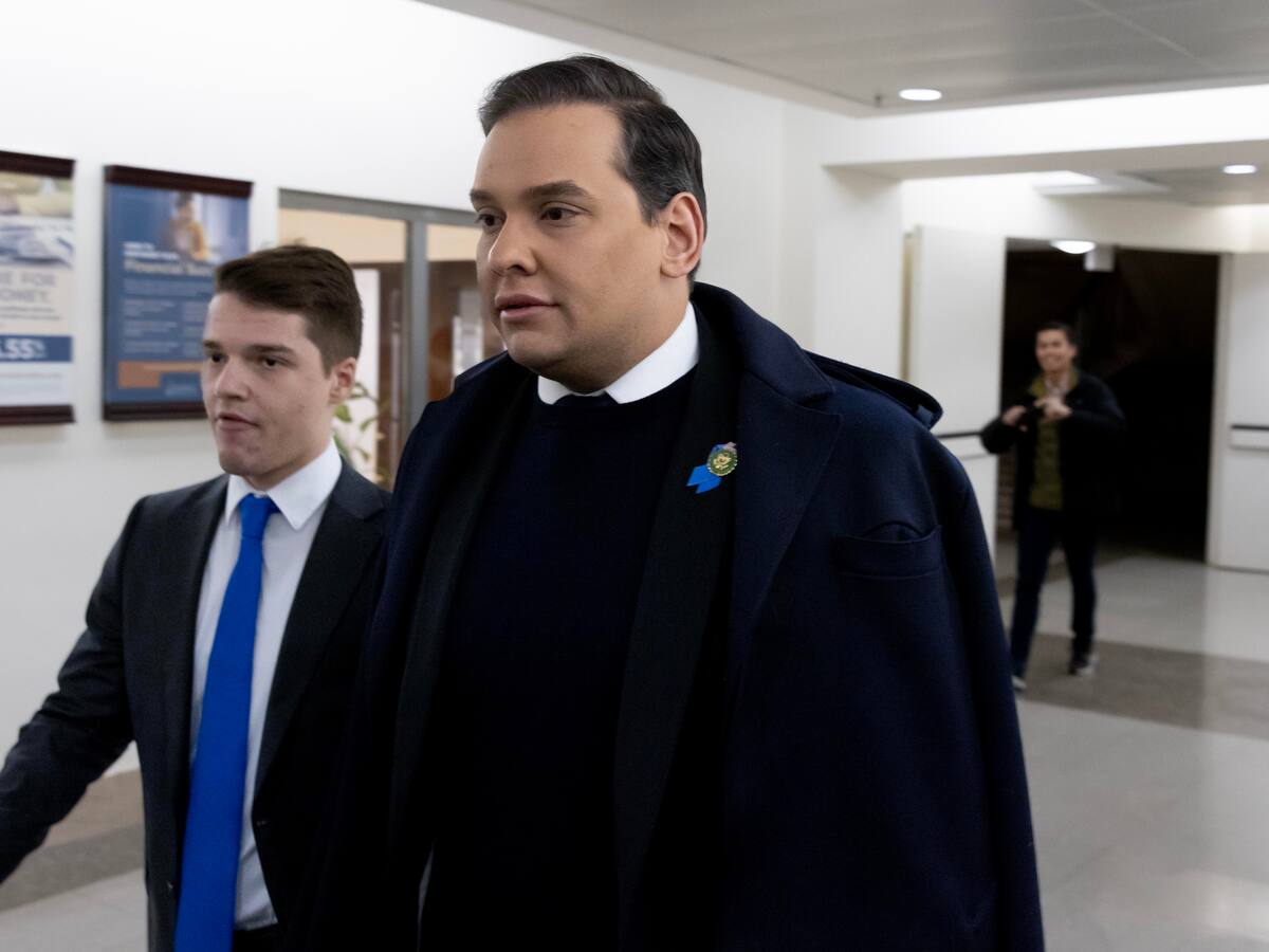 El Congreso de EE.UU. expulsa al polémico legislador George Santos por sus mentiras