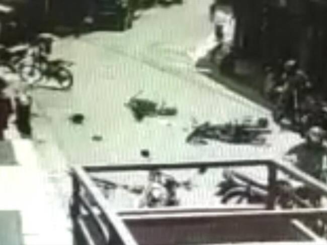 Peatón se salvó de morir tras ser arrollado por un motociclista en Caldas. Foto: Enviada desde Bomberos Marquetalia, Caldas.