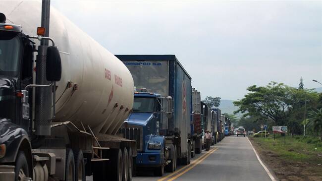 Mintransporte pide a camioneros desistir del llamado a paro. Foto: Colprensa