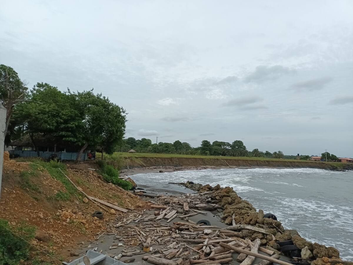 Un pueblo y una vía nacional en riesgo inminente por erosión costera en Córdoba