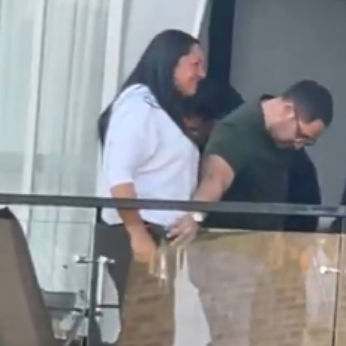 Mujer que disparó al aire desde su apartamento ofreció disculpas y aclaró que el arma era de fogueo
