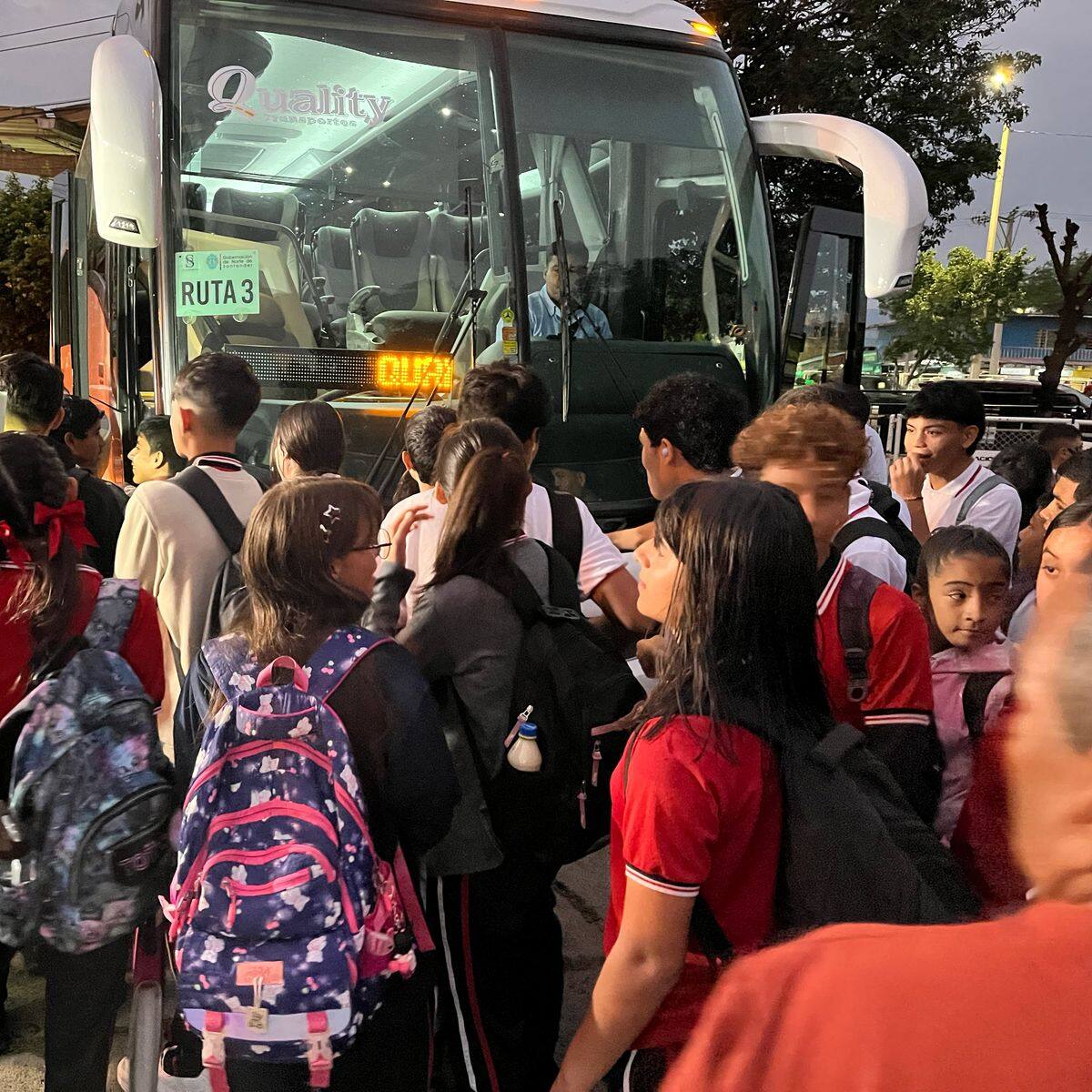 Estudiantes colombovenezolanos cuentan a partir de hoy con el transporte escolar fronterizo