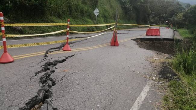 El inconveniente más crítico se registra entre los kilómetros 92 y 94, especialmente en el sector de Las Yescas . Foto: Invías