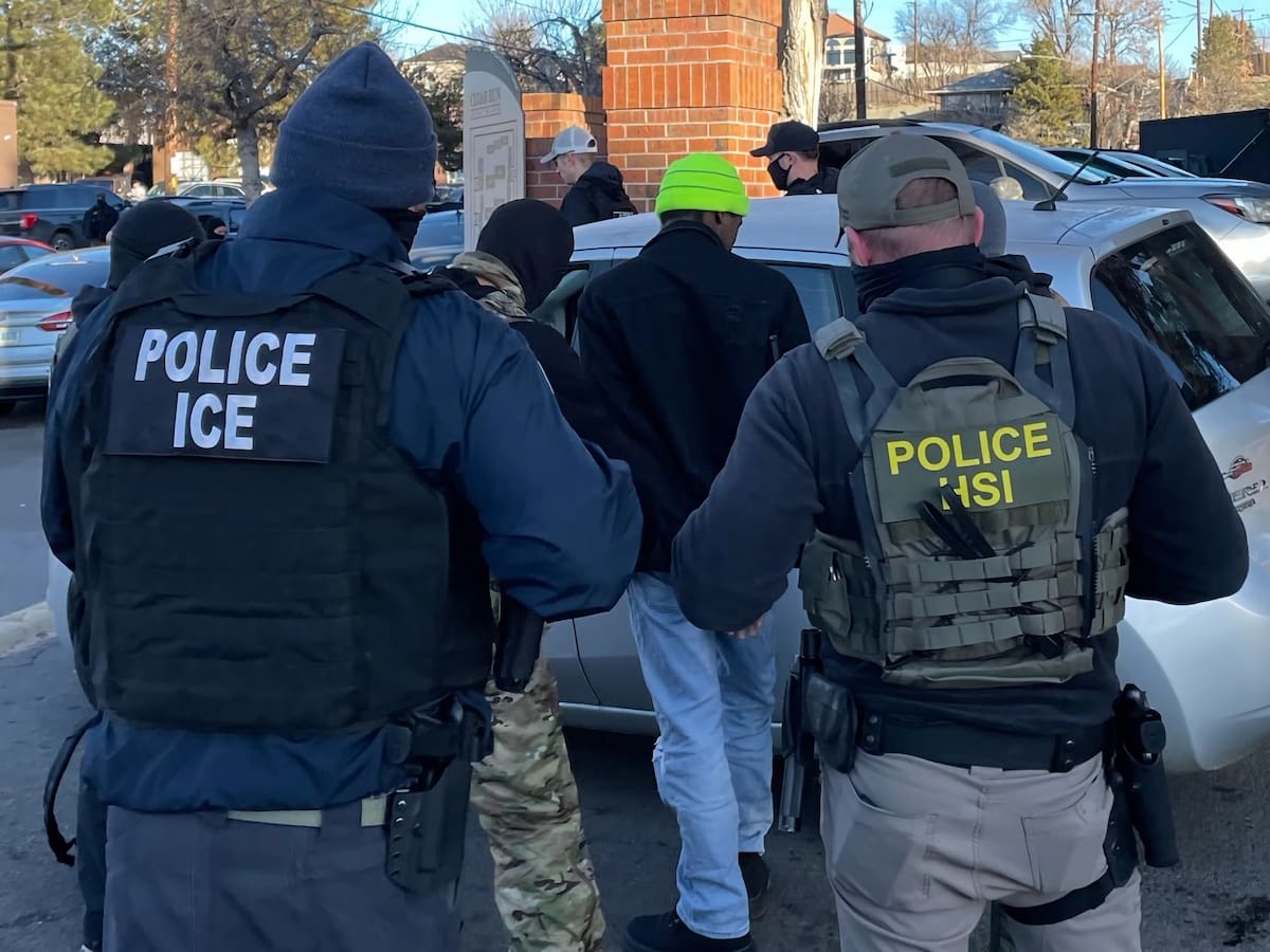 ICE detuvo a más de 40 personas en Chicago durante operativo en vecindarios