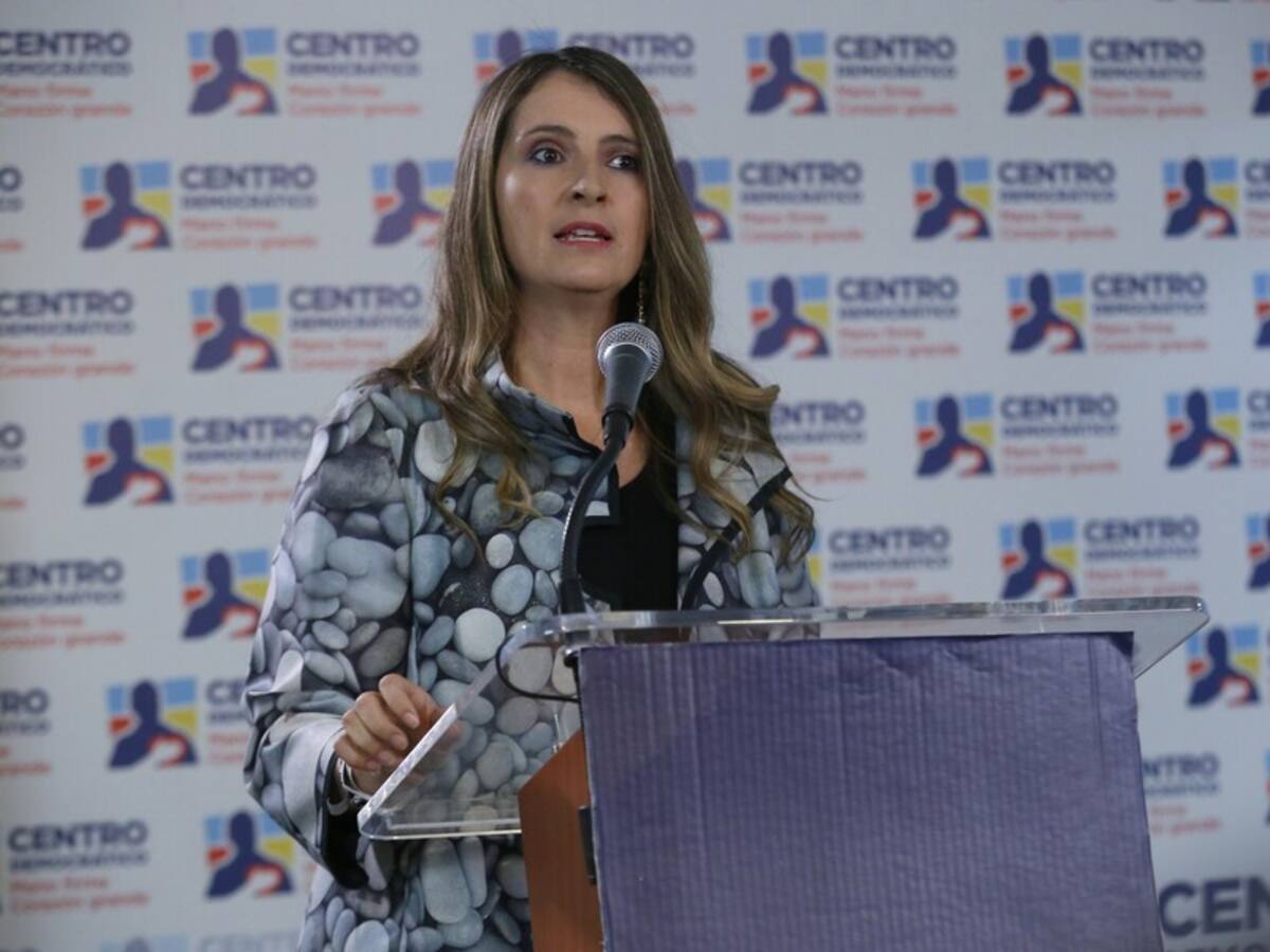 La democracia que desafió un día, hoy le permite ser presidente: Paloma Valencia