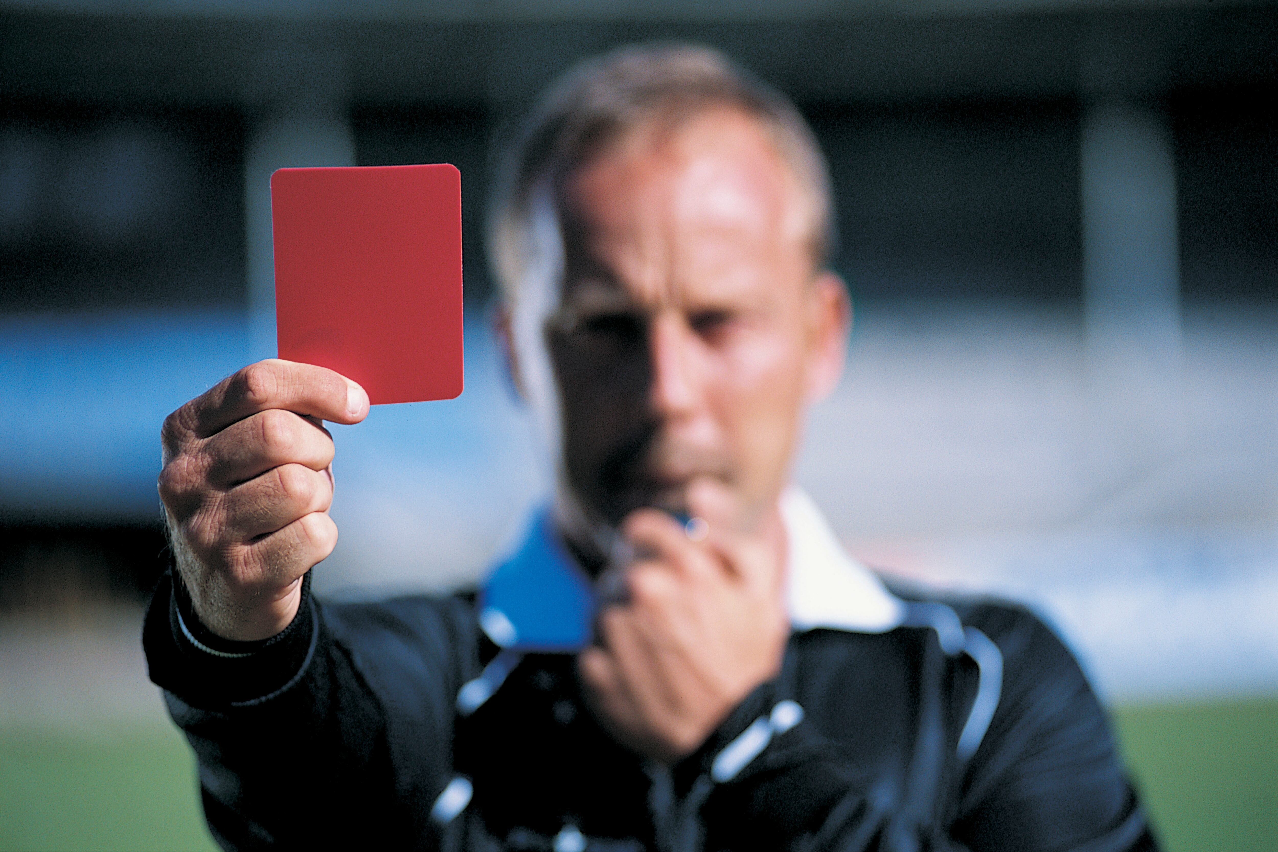 Imagen de referencia de una tarjeta roja