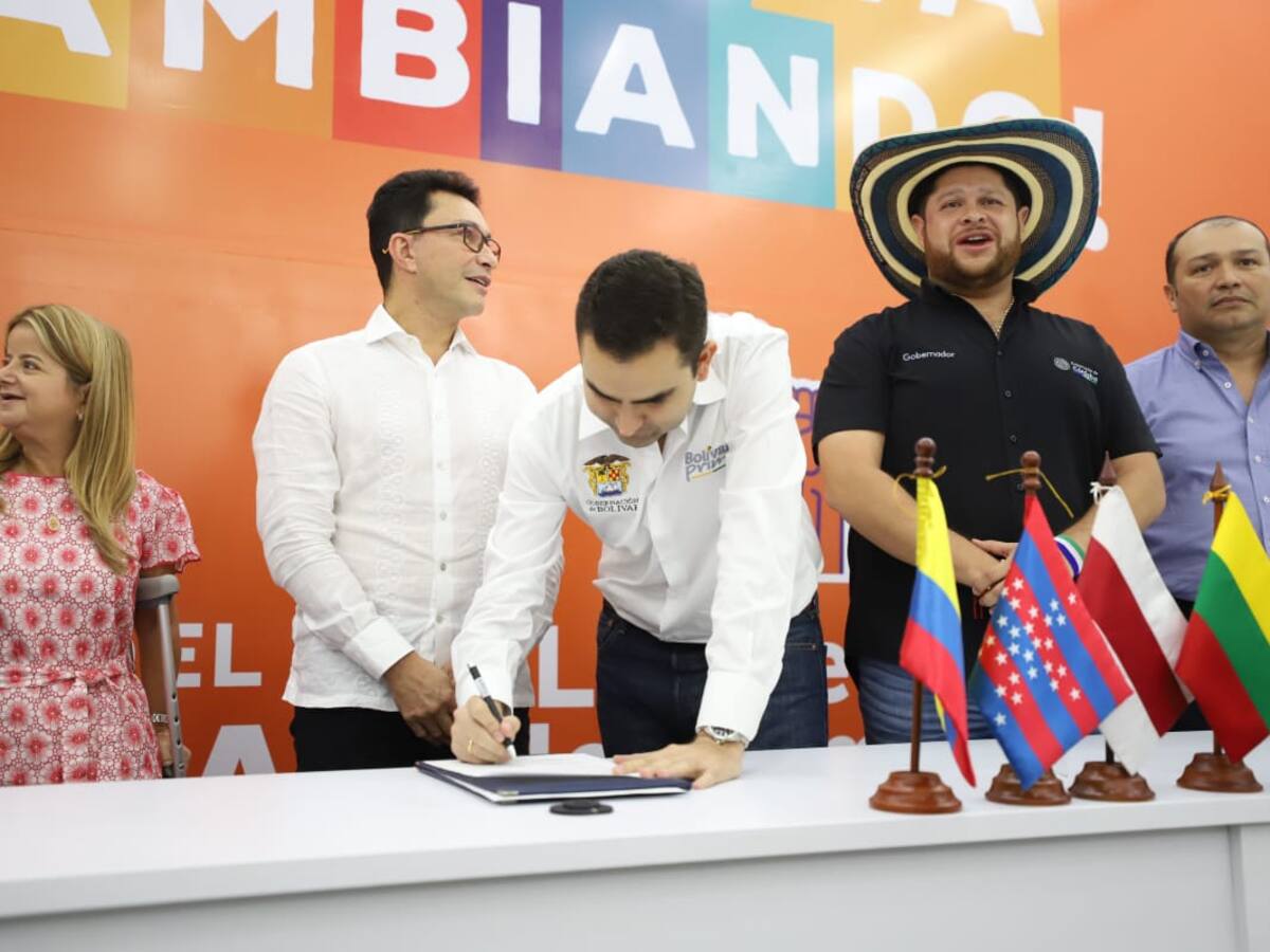 Gobernador de Bolívar suscribió acuerdo de viabilidad técnica para ‘Tren Regional’