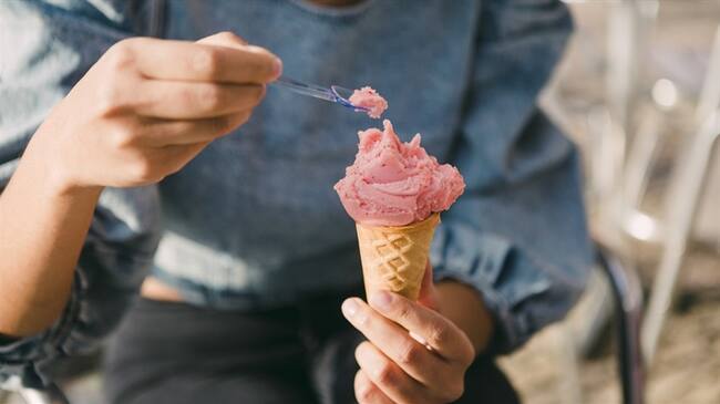 Con base en un método japonés, estudiantes de la Universidad Nacional de desarrollaron Glacial, un tipo de helado que no se derrite por lo menos durante cuatro horas.. Foto: Getty Images