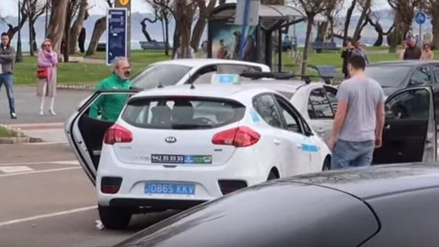 Narración de pelea entre hincha del Racing y taxista como si fuera un partido de fútbol. Foto: Captura de pantalla