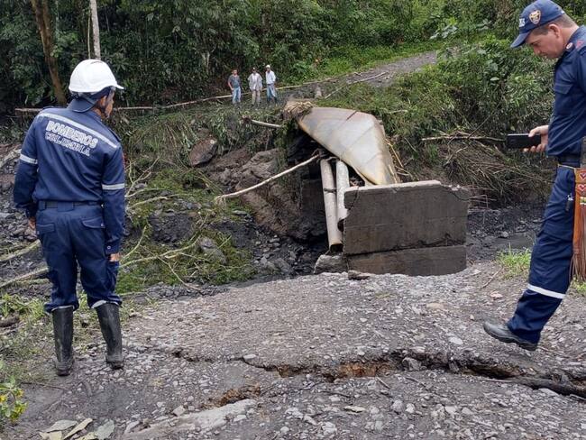 Tres puentes colapsaron y dos más tienen graves afectaciones. Foto: Alcaldía de Briceño.