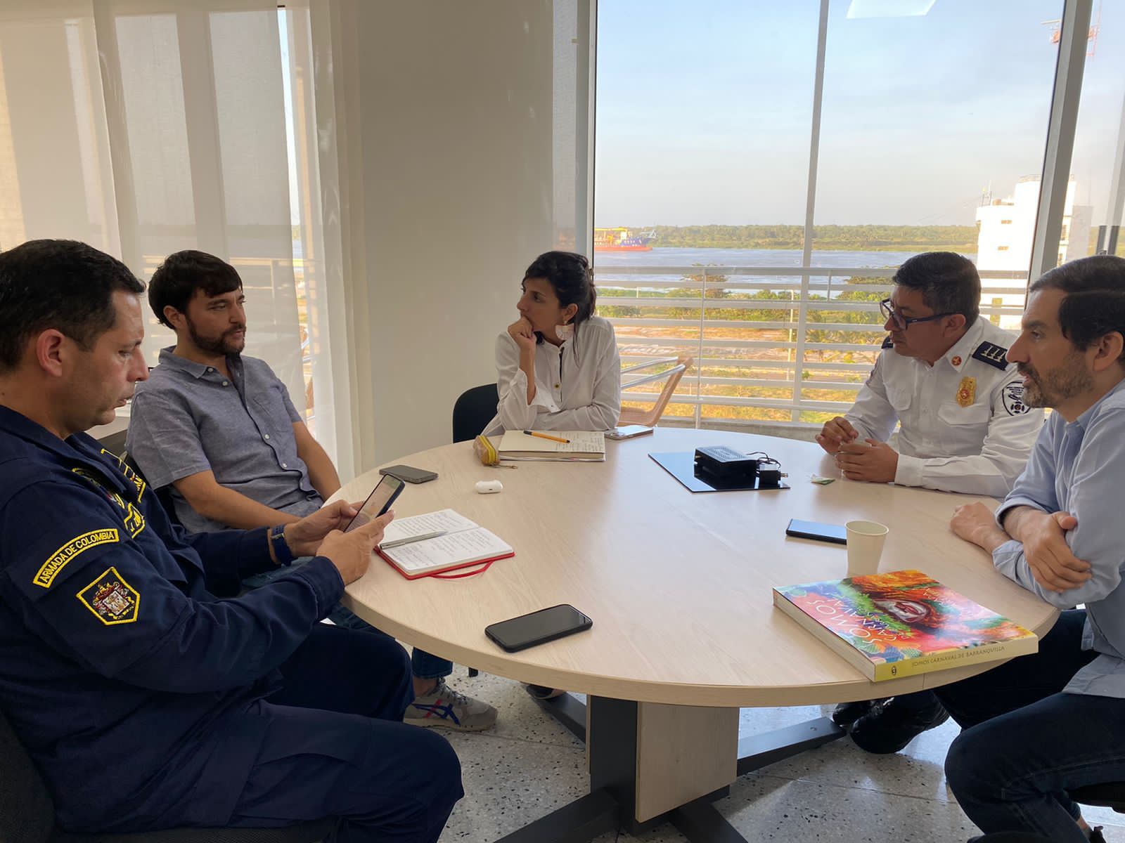 Reunión del Ministerio de Minas por situación en Barranquilla. Foto: Ministerio de Minas y Energía.