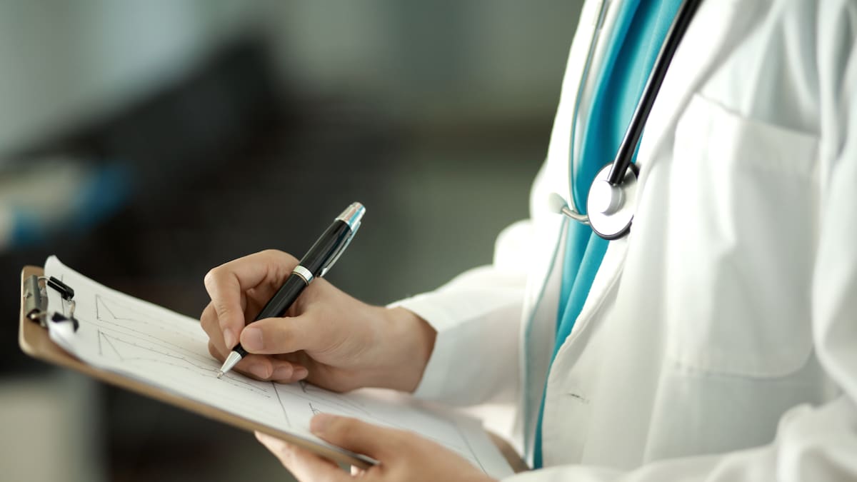 Revolcón en el sistema de salud para profesores: este es el plan del Gobierno