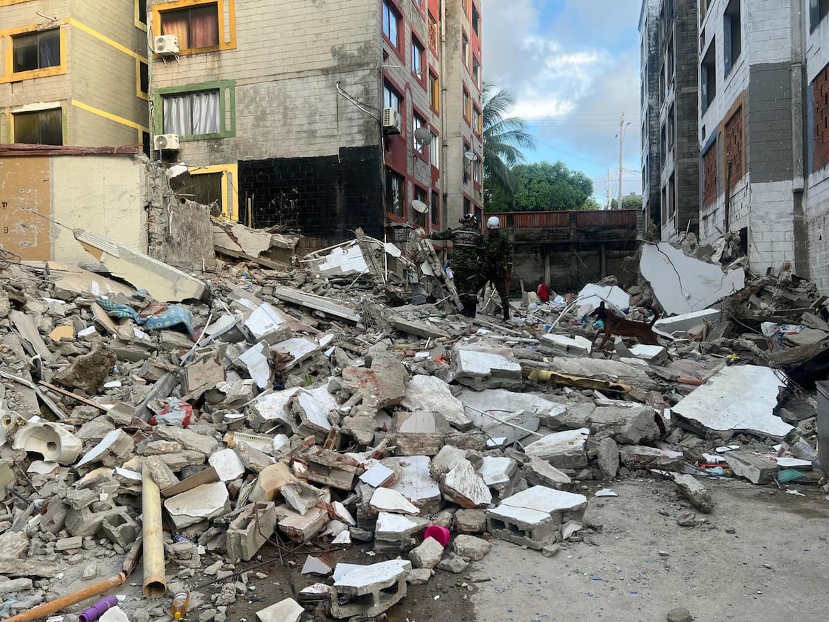Un fallecido y varios heridos dejó colapso de edificio en zona de riesgo en Barranquilla
