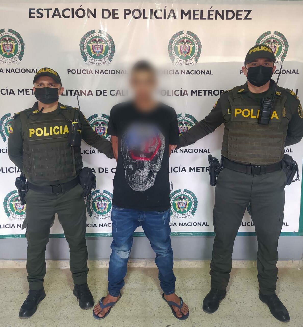 Cuerpo desmembrado fue hallado en una vivienda en el sur de Cali. Un hombre de 19 años, sospechoso del crimen, fue capturado por las autoridades. / FOTO: Policía