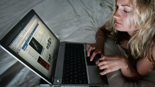 Las nuevas medidas de Facebook para combatir su "crisis de noticias falsas" se apoyan en las denuncias de los usuarios. Foto: CHRIS JACKSON/GETTY, tomada de BBC Mundo.