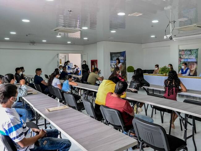 Los reintegrados recibieron certificación por el desarrollo de 80 horas de servicio social. Crédito: ARN.