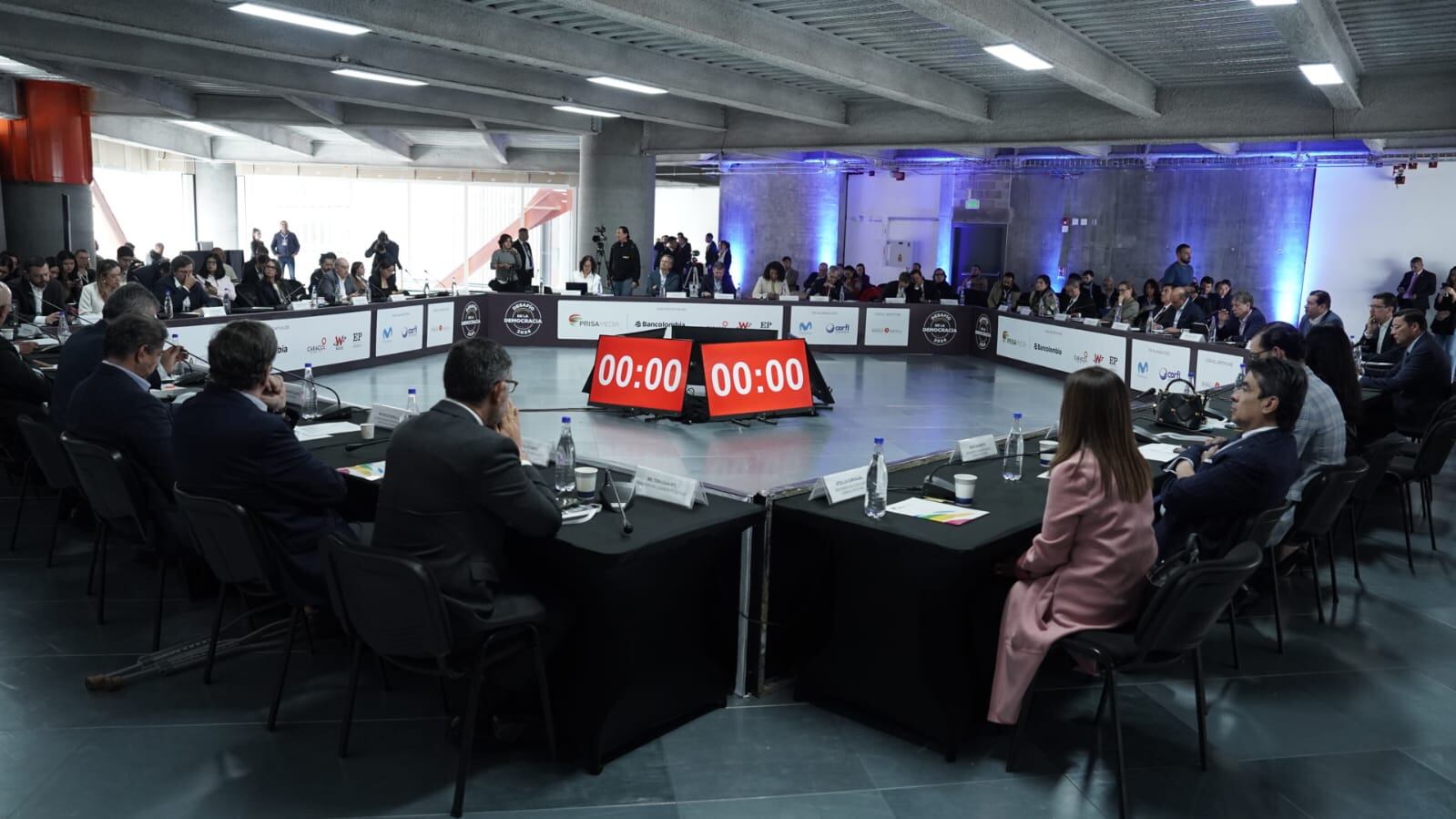 Más de treinta expertos de diferentes sectores lideraron la conversación más importante sobre democracia en lo que va del 2024. | Foto: Prisa Media