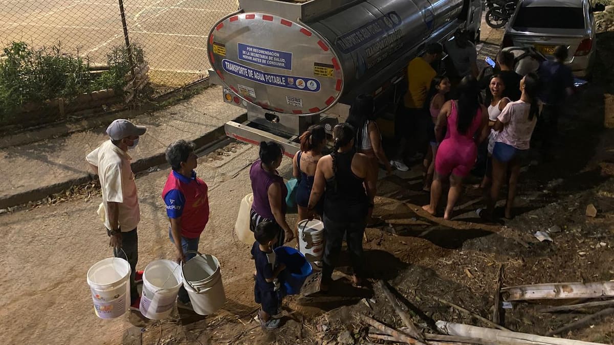 Barrios de la ladera de Cali están sin agua por daños en el sistema de acueducto
