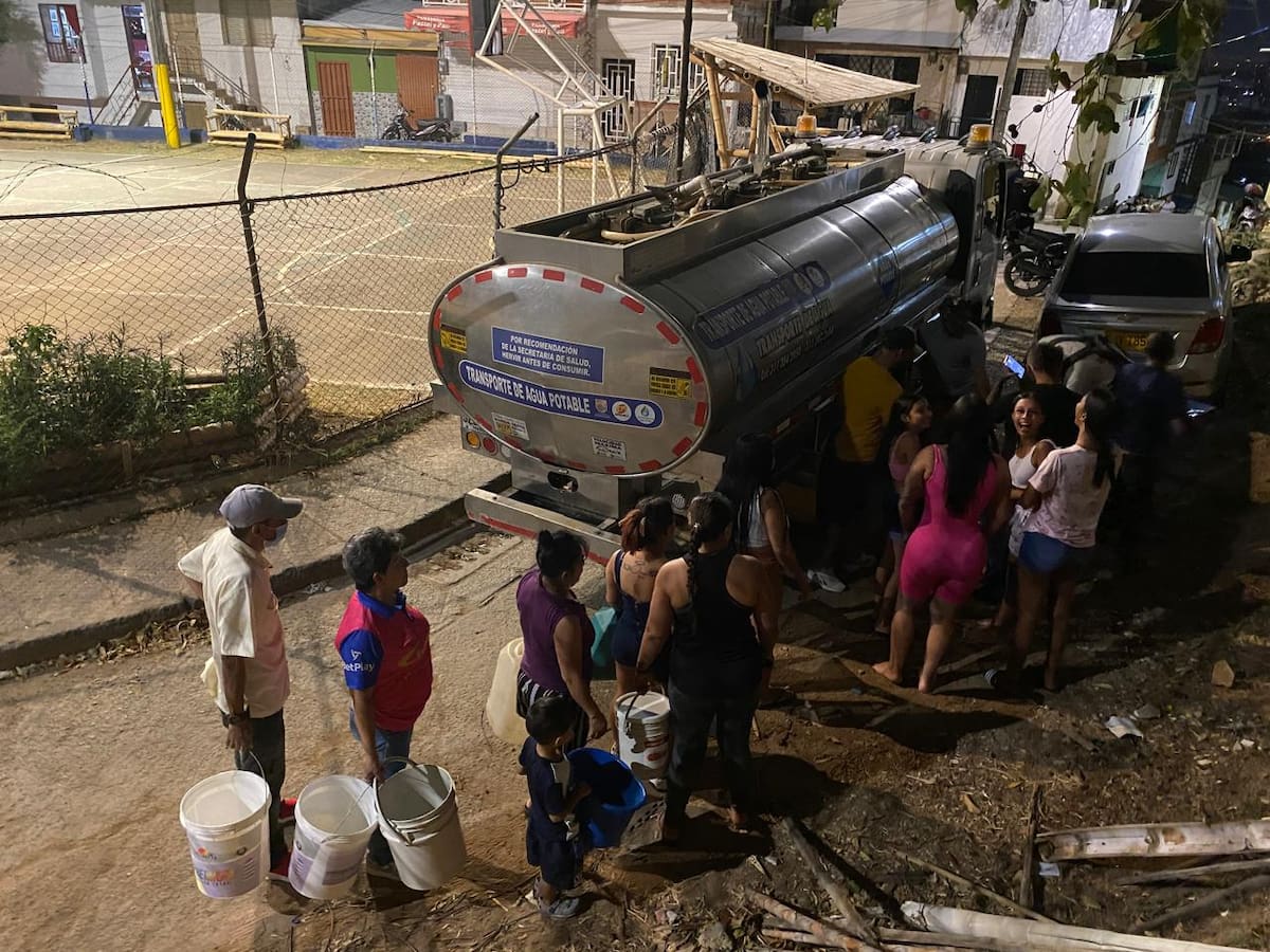 Barrios de la ladera de Cali están sin agua por daños en el sistema de acueducto