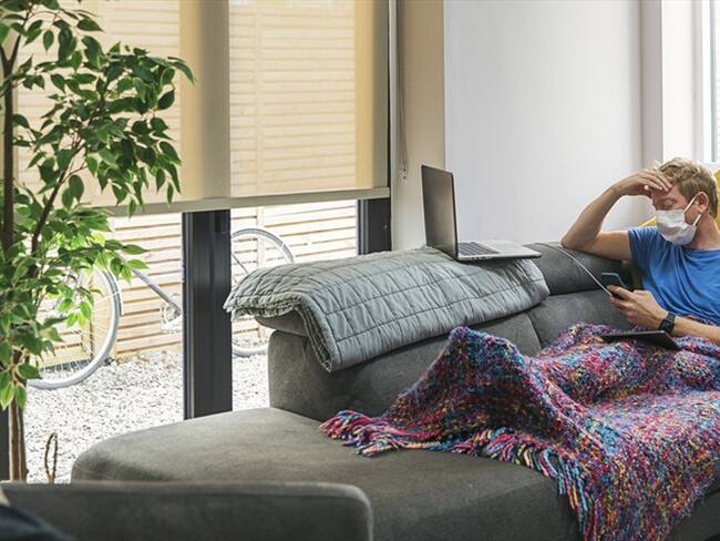 ¿Una persona vacunada que se contagia de COVID-19 puede transmitir el virus?. Foto: Getty Images