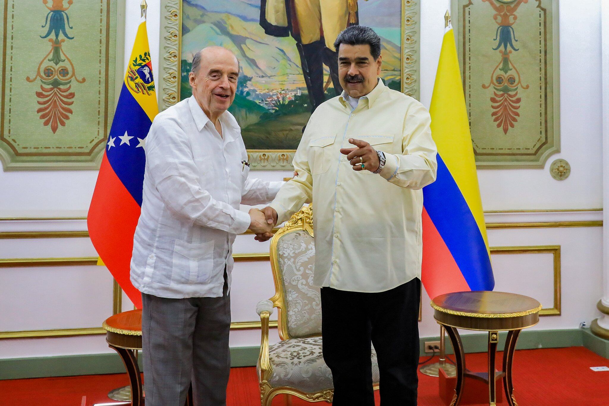 Canciller Álvaro Leyva y presidente de Venezuela, Nicolás Maduro. Foto: @NicolasMaduro