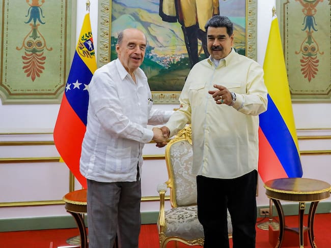 Canciller Álvaro Leyva y presidente de Venezuela, Nicolás Maduro. Foto: @NicolasMaduro