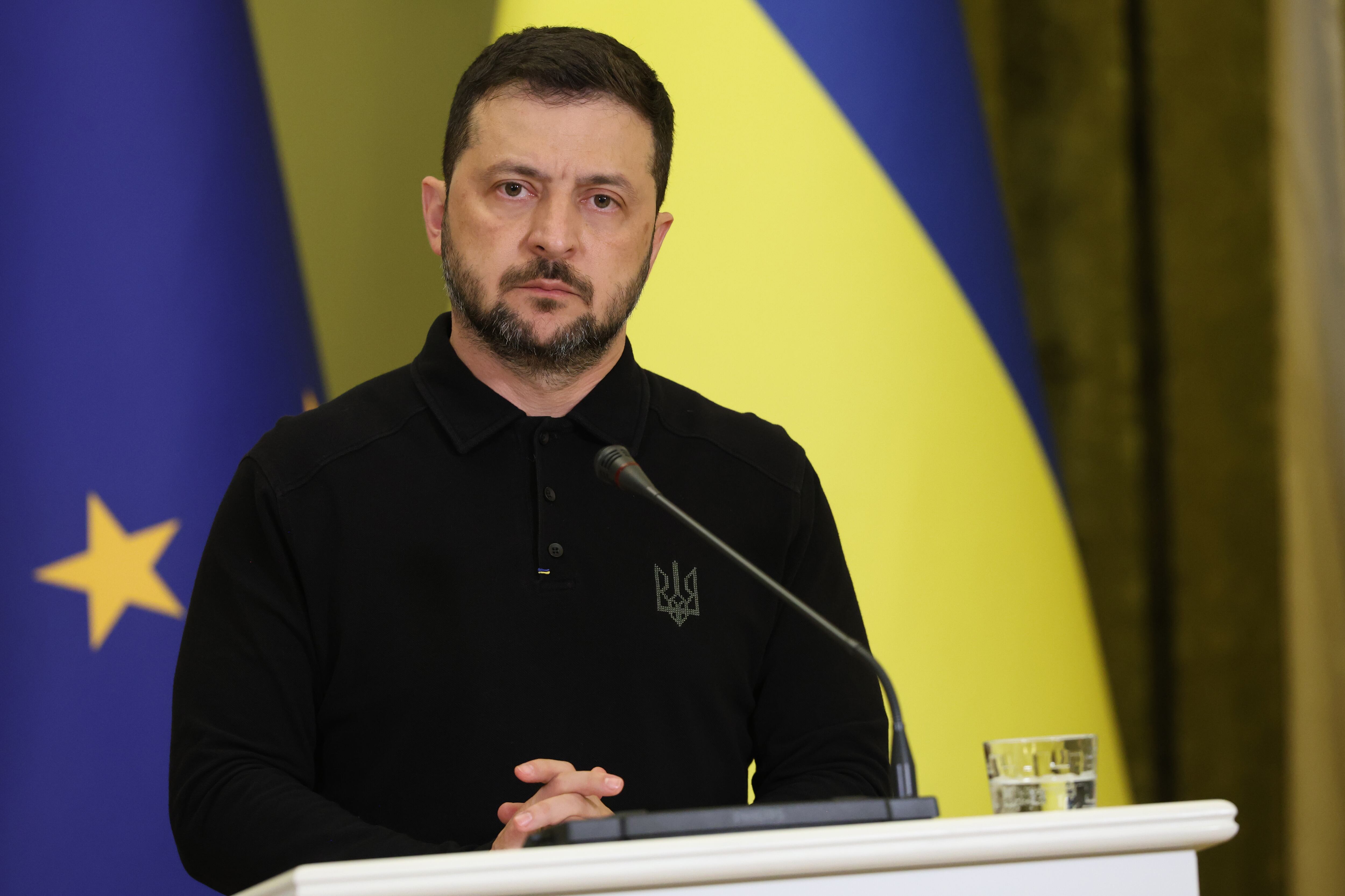 El presidente ucraniano, Volodímir Zelenski, habla en una conferencia de prensa en Kiev, Ucrania. FOTO: Viktor Kovalchuk/Global Images Ukraine vía Getty Images