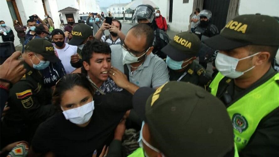 David Alejandro Bolaños resultó herido en medio de un plantón para exigir matrícula cero a la comunidad universitaria por la crisis económica durante la pandemia.. Foto: Pantallazo video