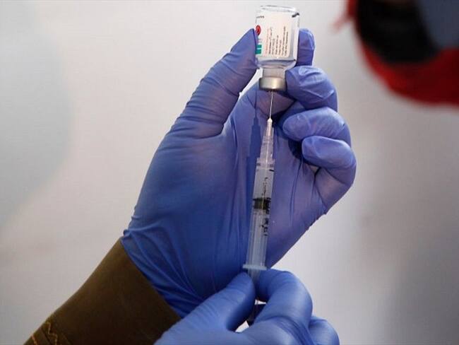 No nos podemos comprometer a cuándo tendremos vacunas disponibles: Gabriel Carrasquilla