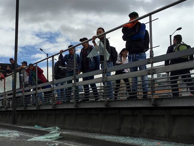 Siete uniformados resultaron heridos. Foto: Colprensa
