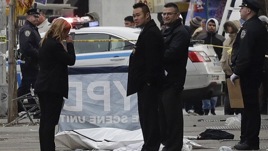 Hombre atropella y apuñala a personas en Queens, Nueva York. Foto: Associated Press - AP