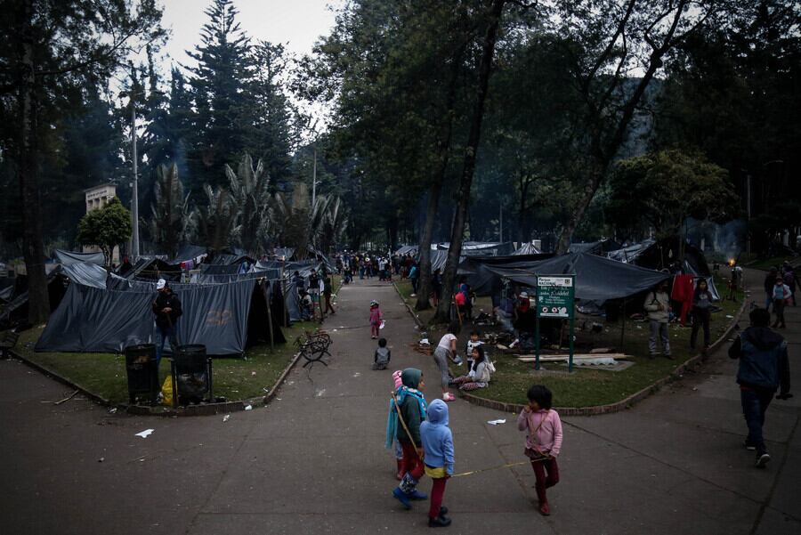 Comunidad indígena en Bogotá. Foto: Colprensa.